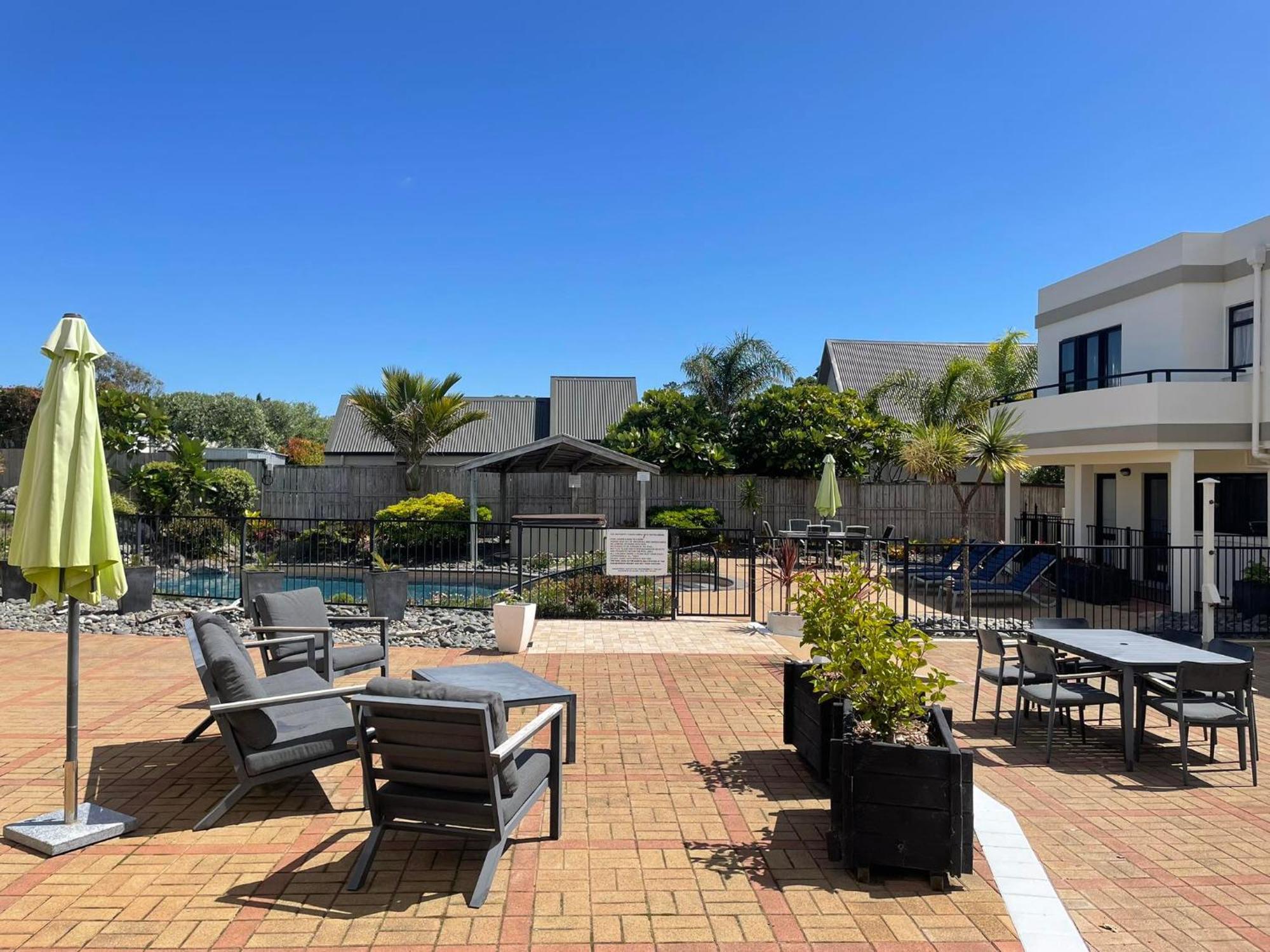 Ocean Breeze Resort Pauanui Exterior photo