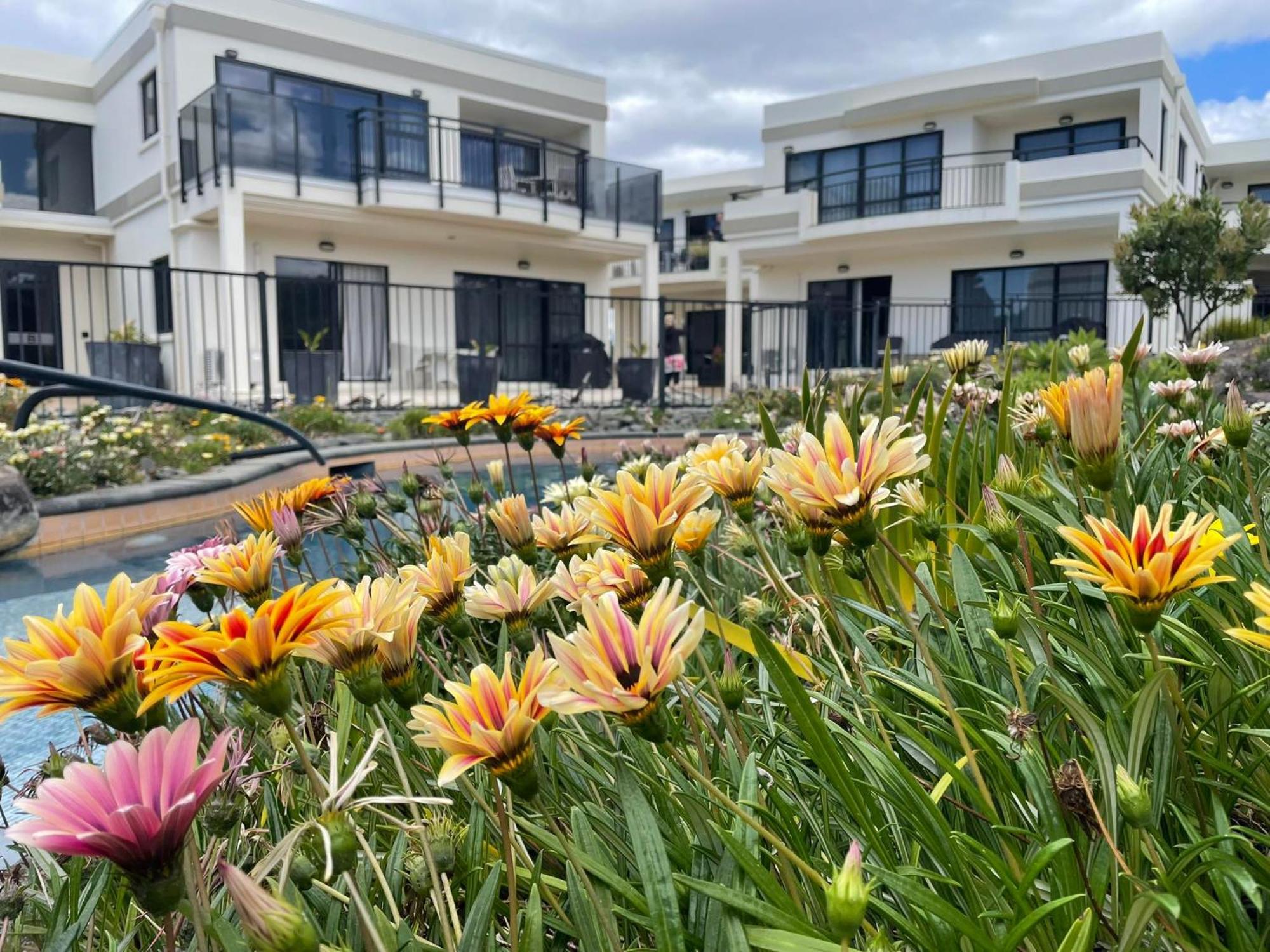 Ocean Breeze Resort Pauanui Exterior photo