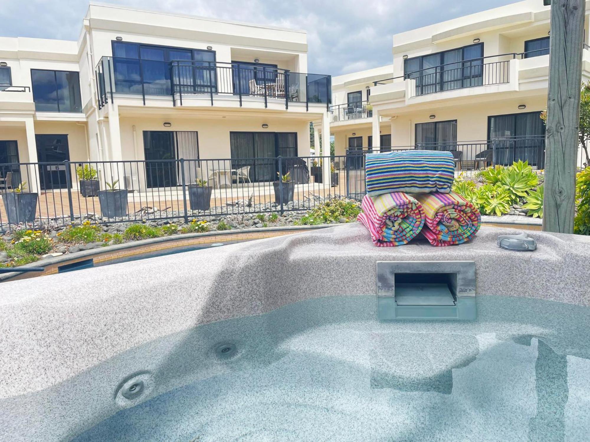 Ocean Breeze Resort Pauanui Exterior photo