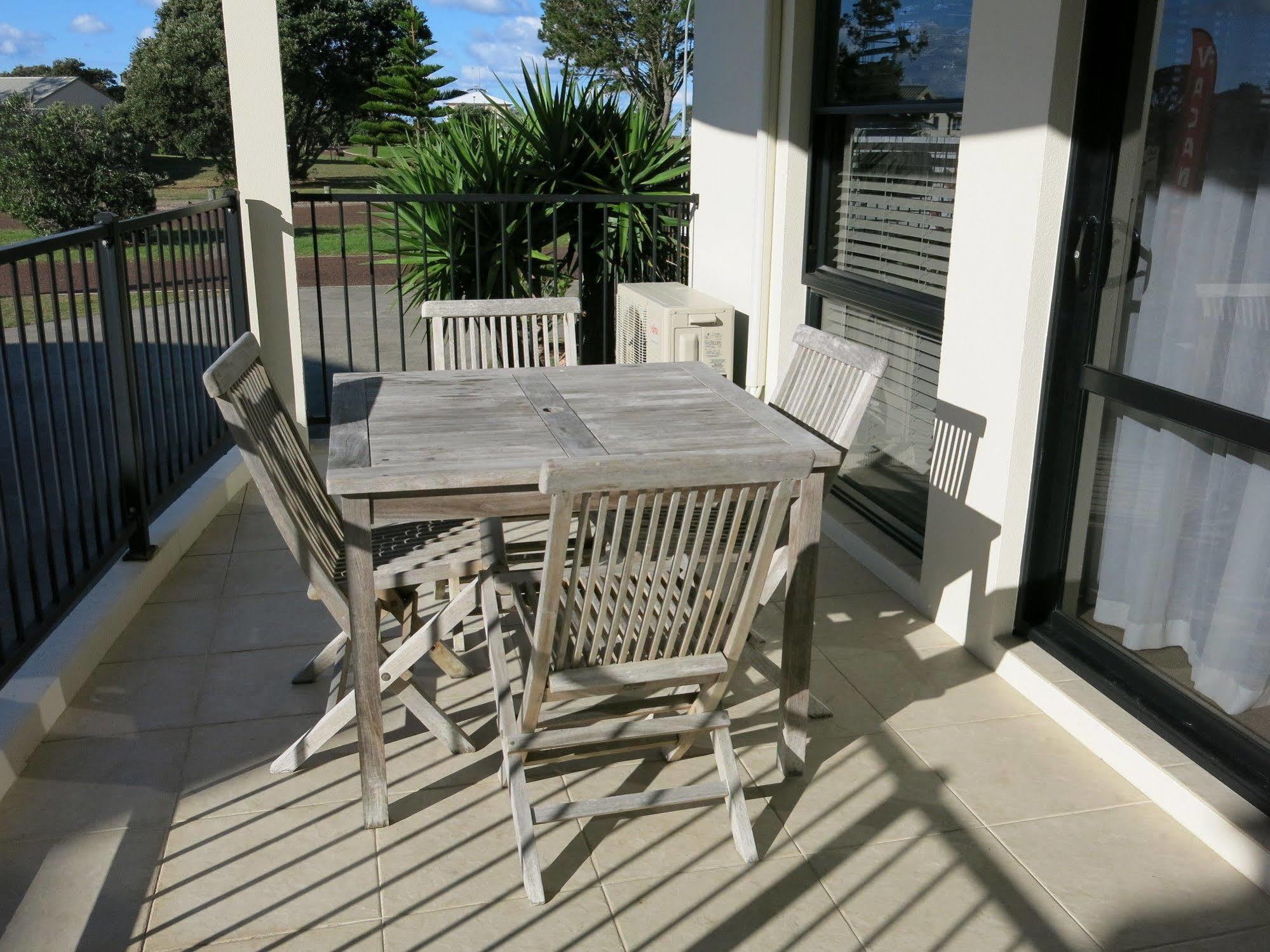 Ocean Breeze Resort Pauanui Exterior photo