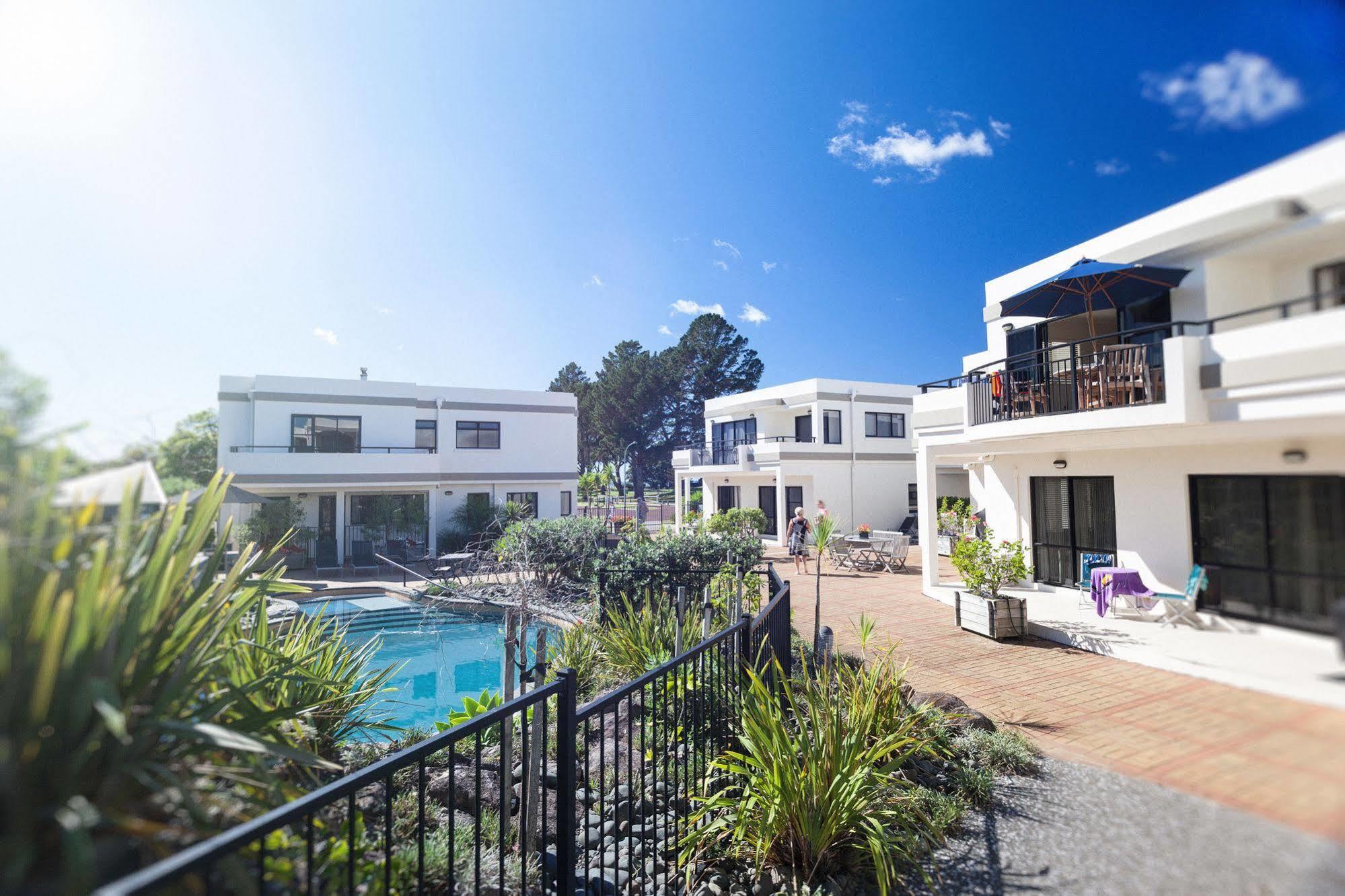 Ocean Breeze Resort Pauanui Exterior photo